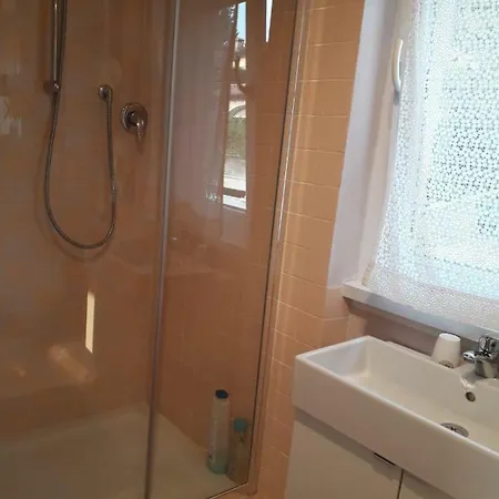לינה וארוחת בוקר Lagoblu *