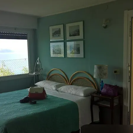 Lagoblu Bed & Breakfast